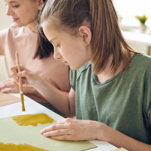 girls painting